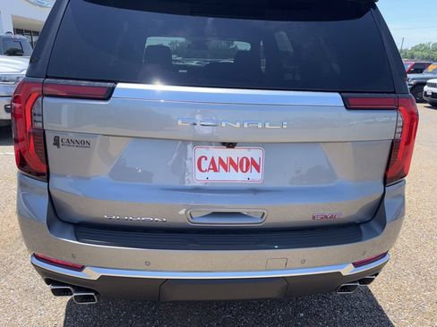 New 2026 GMC Yukon Denali w/ Sun & Power Step Package AWD/4WD image 9
