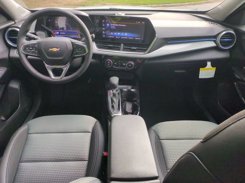 New 2026 Chevrolet Trax LT w/ Driver Confidence Package FWD image 29
