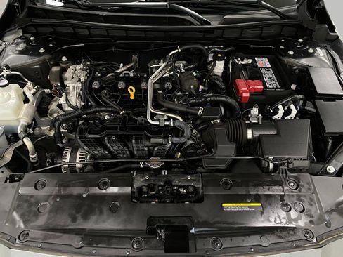 Used 2024 Nissan Altima 2.5 SR image 11