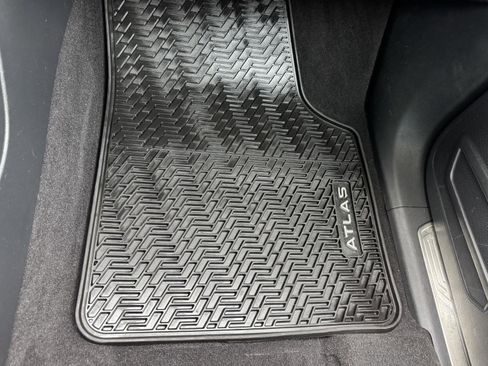 Used 2023 Volkswagen Atlas SE w/ Panoramic Sunroof Package image 33