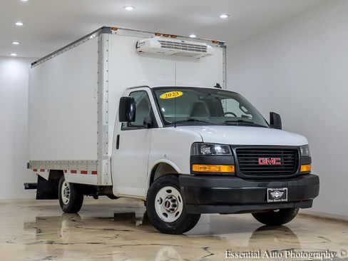 Used 2023 GMC Savana 3500 w/ Power Convenience Package RWD image 2