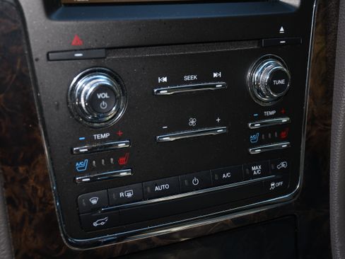 Used 2017 Lincoln Navigator Select image 15