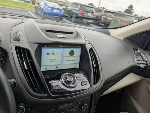Used 2017 Ford Escape Titanium AWD/4WD image 18