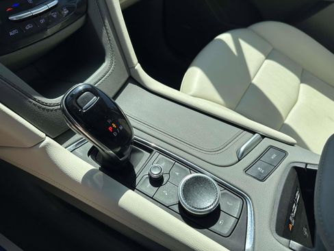 Certified 2023 Cadillac XT5 Premium Luxury image 22