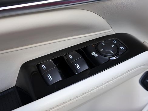 Certified 2023 Cadillac CT4 Luxury w/ Cold Weather Package image 10