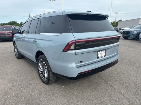 New 2026 Lincoln Navigator Reserve AWD/4WD image 3