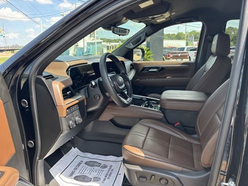 Used 2025 Chevrolet Tahoe High Country RWD image 10