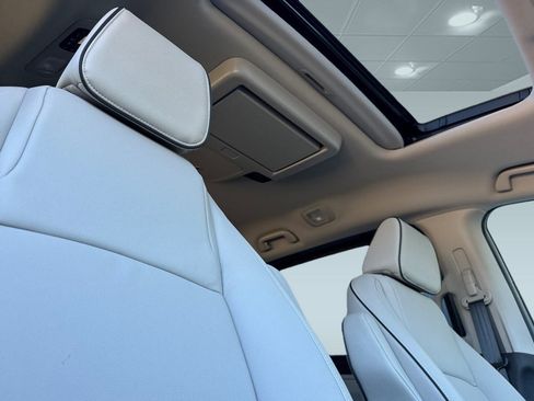 New 2026 Honda Odyssey Touring image 14