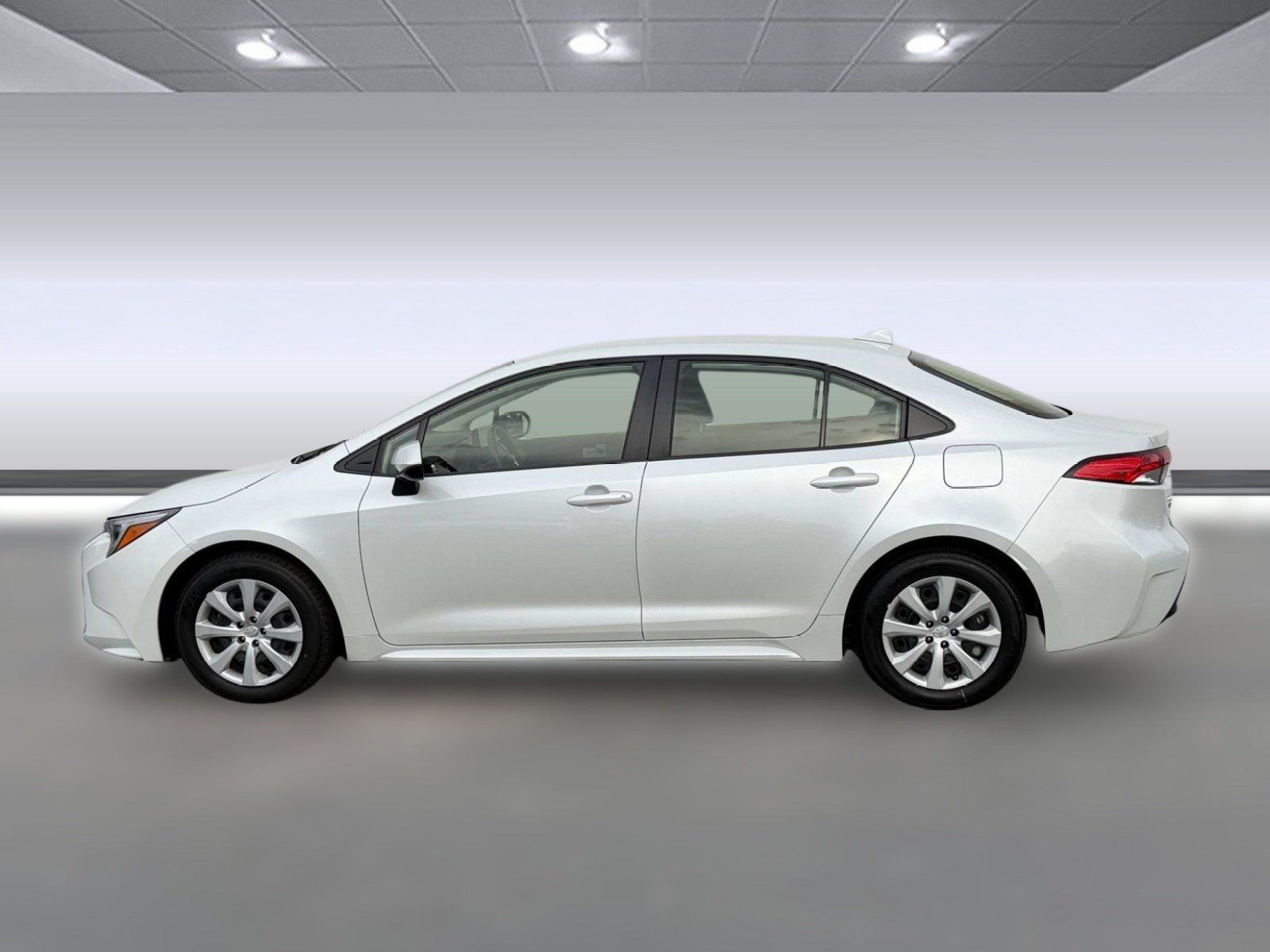Used 2024 Toyota Corolla LE FWD image 2