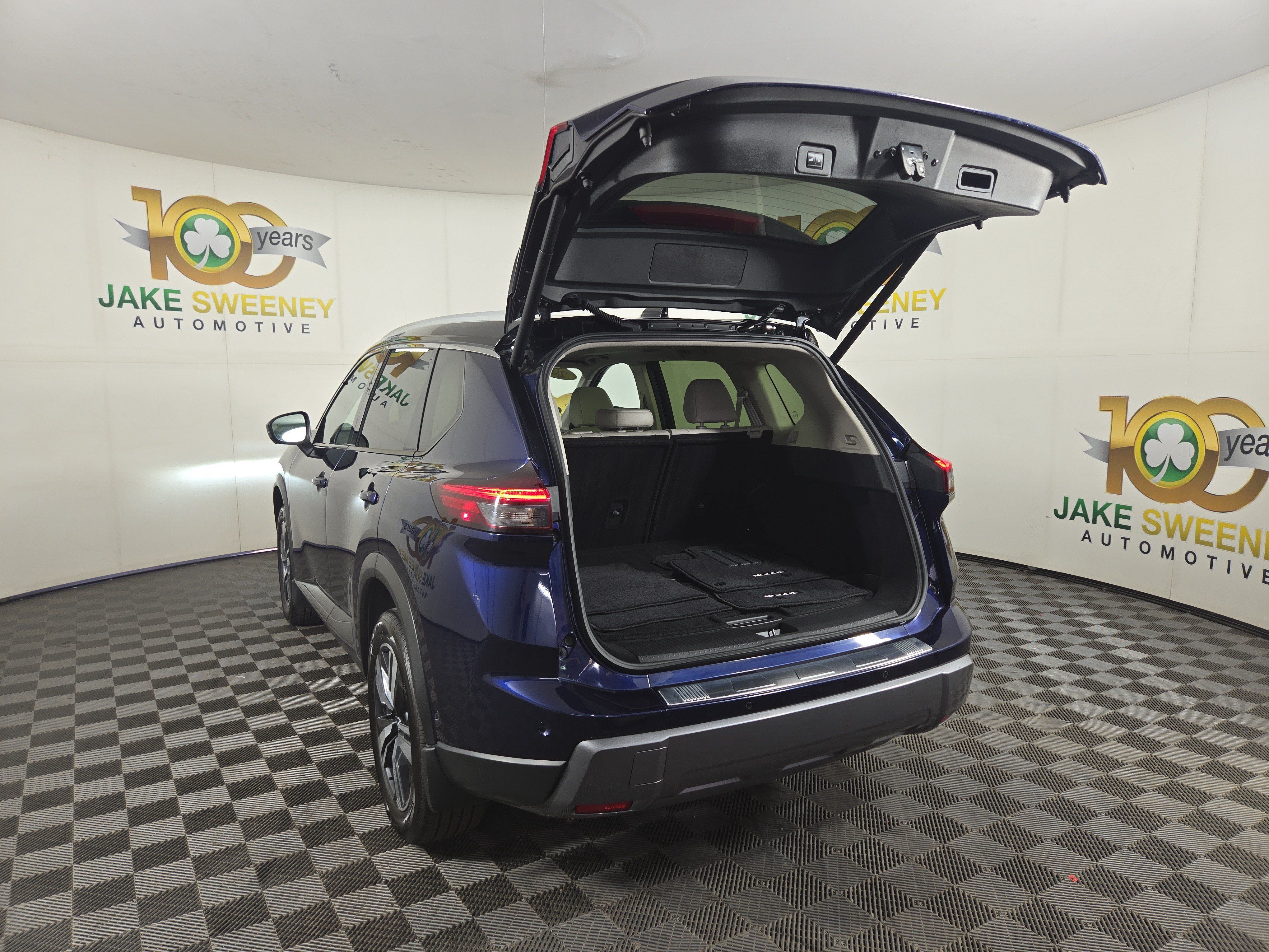 Used 2024 Nissan Rogue SL w/ SL Premium Package AWD/4WD image 32