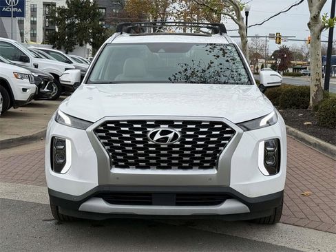 Used 2022 Hyundai Palisade SEL w/ Premium Package image 2