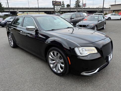 Used 2018 Chrysler 300 Limited image 5