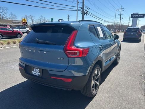 Used 2025 Volvo XC40 B5 Plus AWD/4WD image 5