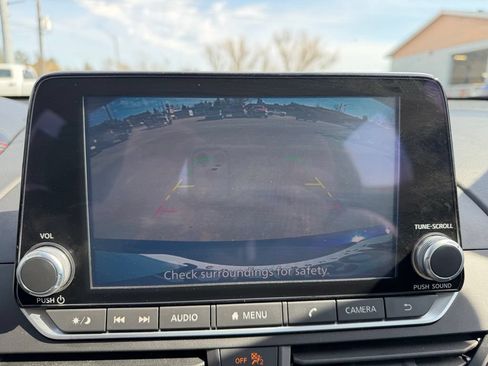Used 2024 Nissan Altima 2.5 SR FWD image 8