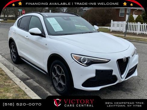 Used 2023 Alfa Romeo Stelvio Ti image 3