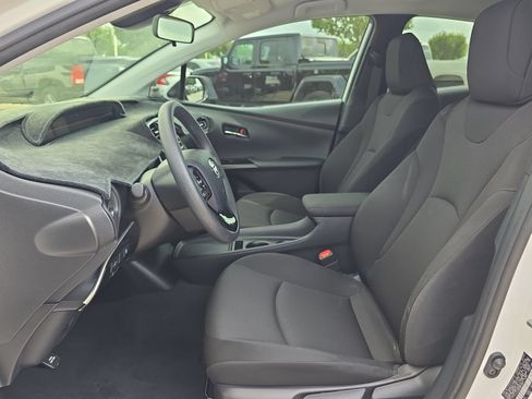 Used 2022 Toyota Prius L Eco FWD image 12