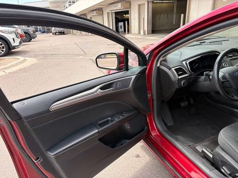 Certified 2019 Ford Fusion SE FWD image 17