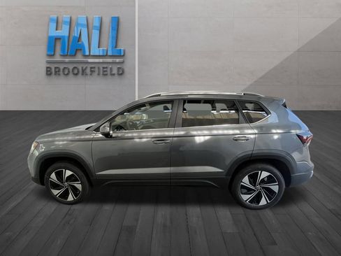 New 2025 Volkswagen Taos SE image 2