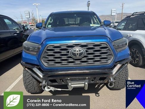 Used 2017 Toyota Tacoma SR5 AWD/4WD image 2