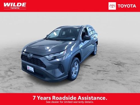 Certified 2025 Toyota RAV4 LE AWD/4WD image 5