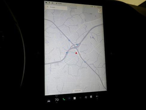 Used 2018 Tesla Model X 75D image 4