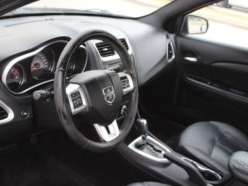 Used 2011 Dodge Avenger Lux FWD image 21
