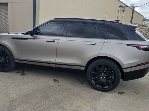 Used 2019 Land Rover Range Rover Velar R-Dynamic SE image 2