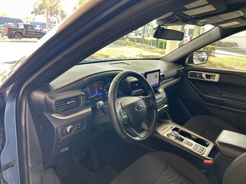 Used 2020 Ford Explorer XLT image 6