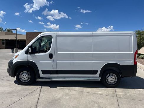 Used 2025 RAM ProMaster 2500 w/ U-Haul Equipment Group FWD image 8