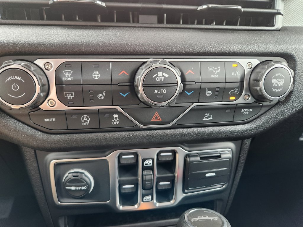 New 2026 Jeep Gladiator Sport AWD/4WD image 22