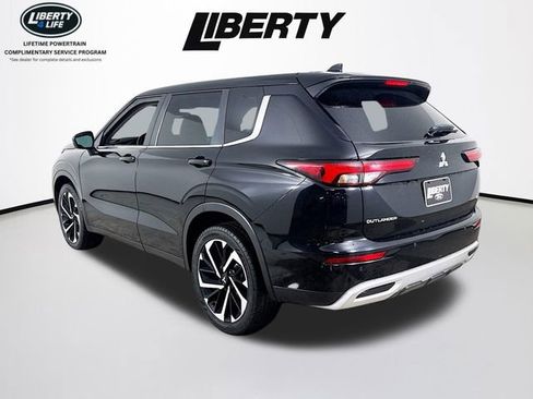 Used 2023 Mitsubishi Outlander SE image 5