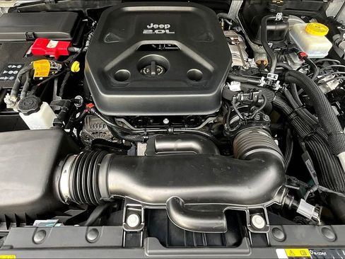 Used 2022 Jeep Wrangler Unlimited Sahara image 31