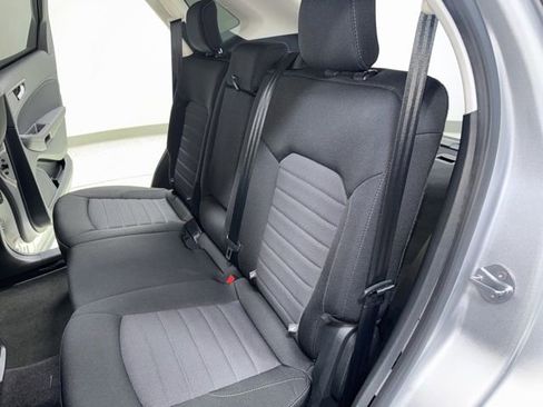 Used 2018 Ford Edge SE image 22