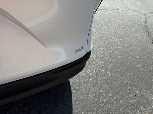Used 2026 Toyota Sienna XLE FWD image 10