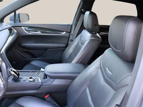 Used 2021 Cadillac XT5 Premium Luxury image 14