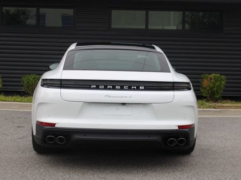 Certified 2025 Porsche Panamera 4 AWD/4WD image 6
