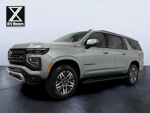 Used 2025 Chevrolet Suburban Z71 w/ Comfort Package image 2