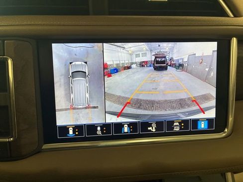 Used 2021 GMC Yukon Denali w/ Denali Premium Package image 21