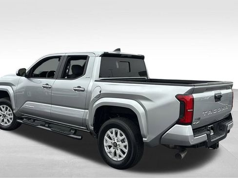Used 2024 Toyota Tacoma SR5 image 5