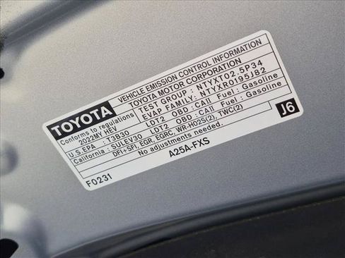 Used 2022 Toyota Sienna Limited FWD image 23