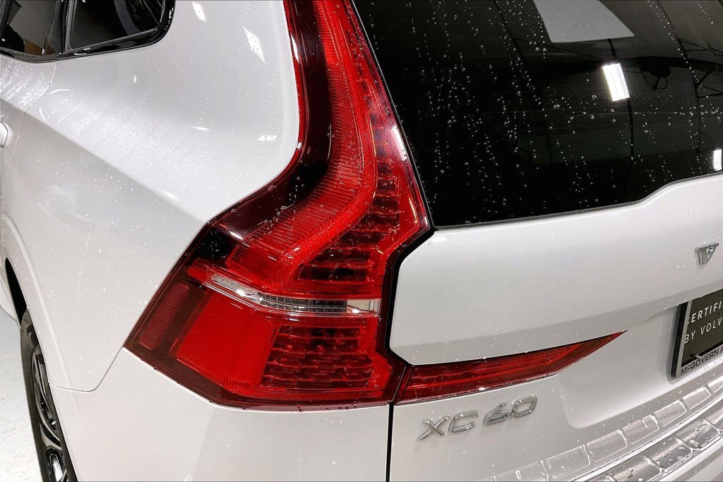 Certified 2024 Volvo XC60 B5 Core AWD/4WD image 24