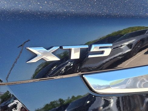 Used 2017 Cadillac XT5 FWD image 29