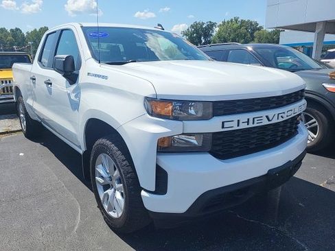 Used 2022 Chevrolet Silverado 1500 Custom AWD/4WD image 4