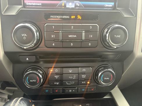 Used 2015 Ford F150 Lariat image 18