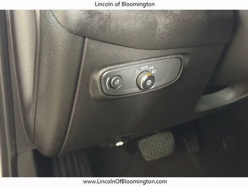 Used 2018 Chevrolet Equinox LT image 20