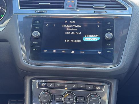 Used 2020 Volkswagen Tiguan SE R-Line image 20