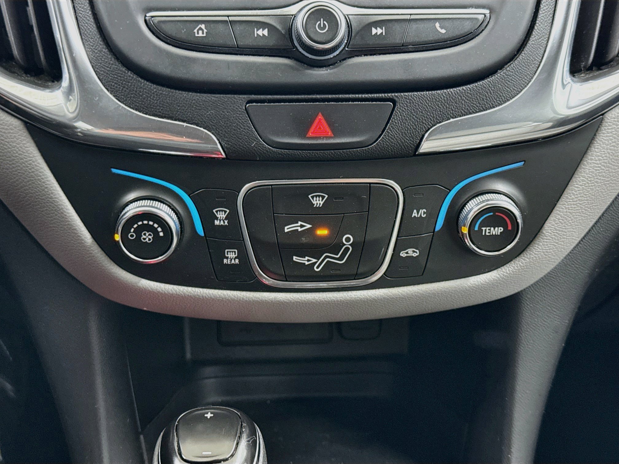 Used 2020 Chevrolet Equinox LS w/ LS Convenience Package FWD image 22