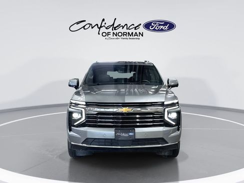 Used 2025 Chevrolet Tahoe LT RWD image 2