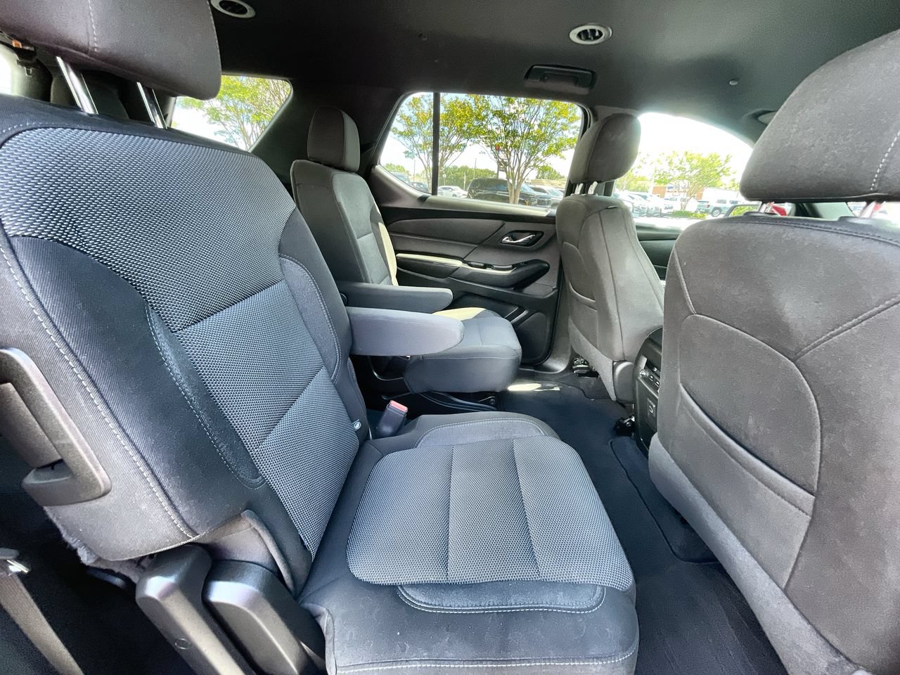 Used 2023 Chevrolet Traverse LT FWD image 26