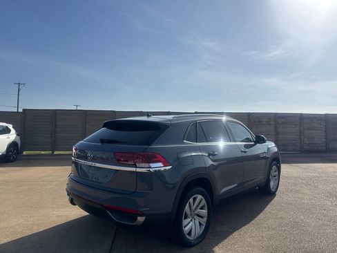 Used 2021 Volkswagen Atlas Cross Sport SE FWD image 19